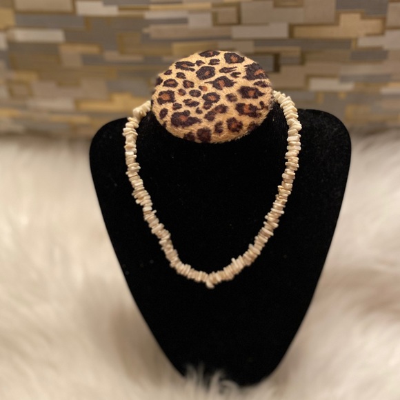 Classic Puka Shell Necklace 🐚 - Picture 2 of 6